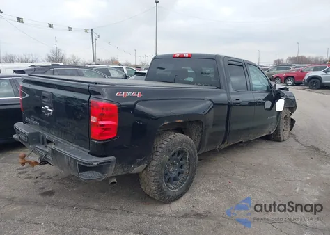 2017 Chevrolet Silverado 1500 Custom z USA, uszkodzony, nr VIN 1GCVKPEC6HZ133557
